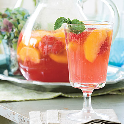 Signature Cocktail_Carolina Peach Sangria